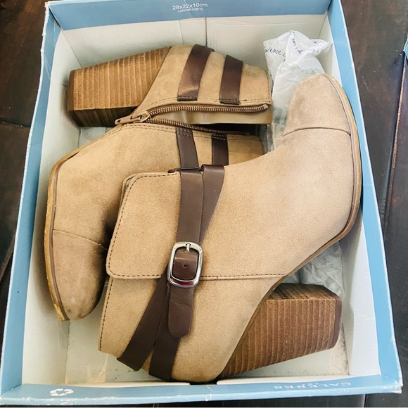 Sexy Unity by Carlos Santana Women’s Hyland brown ankle boots size 8 - Picture 1 of 14